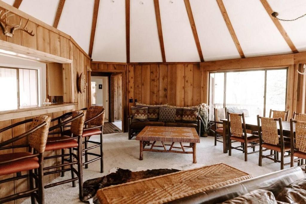 Cabin With Treehouse Views, 3 King Beds, 4 Bunks, And Large Hot Tub! Gatlinburg Kültér fotó